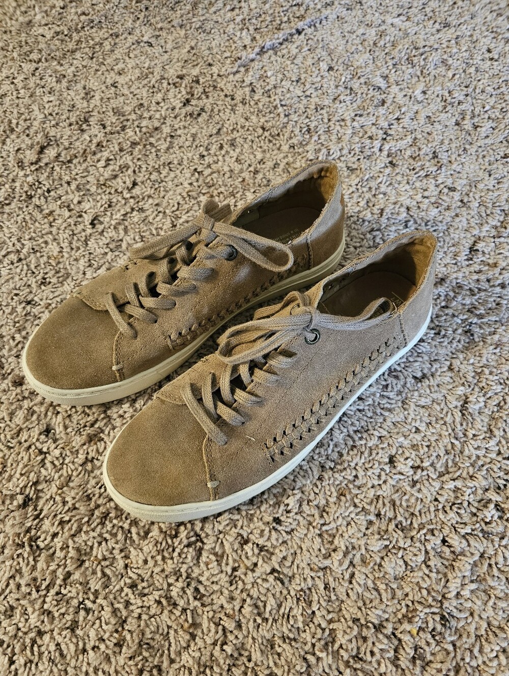 🤎 TOMS Women’s Taupe Suede Lace-Up Sneakers